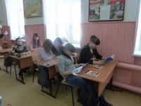НОВОЛЕУШИНСКАЯ СОШ  Тематическая выставка материалов о выборах &laquo;Тебе молодой избиратель&raquo;